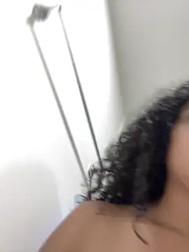 Chat +18 de Curlyierr ao vivo