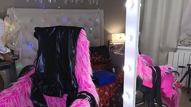 Chat +18 de RoxalanaStar ao vivo