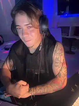 AngelLatinBoy Webcam show