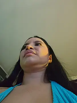 Pretty_Julieta's Live XXX Chat