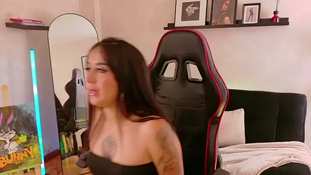 EmmyEvans1 Live XXX Chat