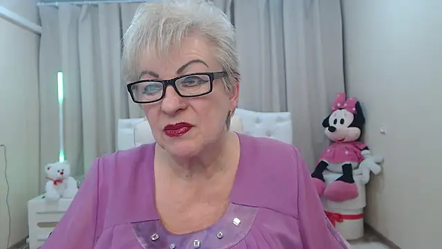 KayleSmoll: онлайн-секс-чат