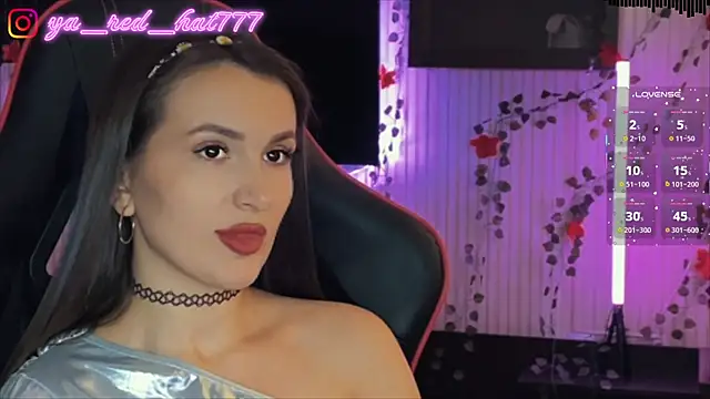 -RED_HAT- élő XXX-chatje