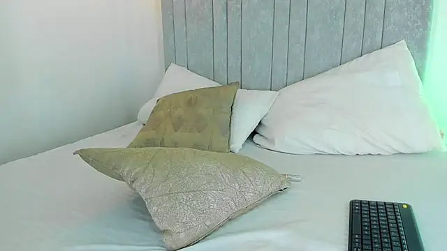 Martina_077 即時 XXX 聊天