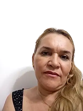 charlotte_milf30 élő XXX-chatje