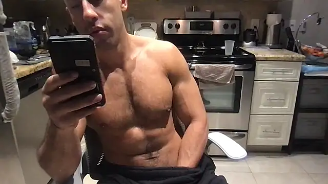 Онлайн чат XXX BigGuyMuscle