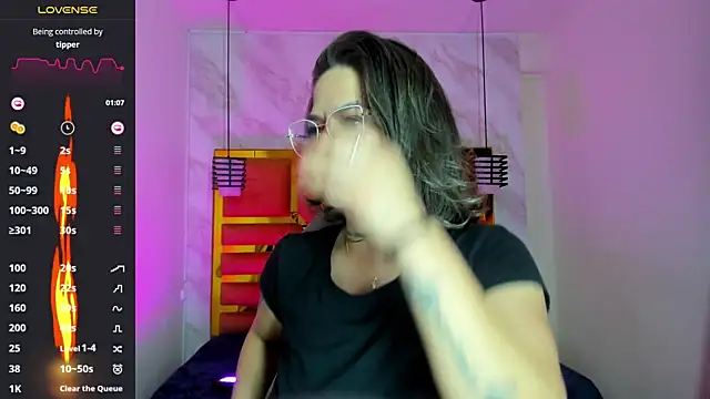 Chat XXX en directo de Luciifeer_