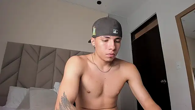 LoganGreys' Live XXX Chat