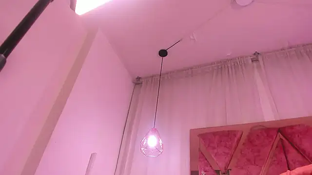 shantal_cooper_'s Live XXX Chat