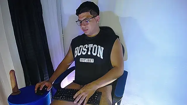 Uriel_Ray_のウェブカメラショー