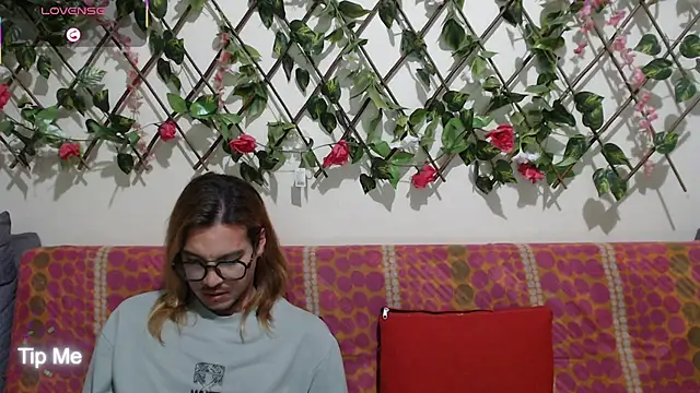 Pokazy przed kamerką – JackyEmma25