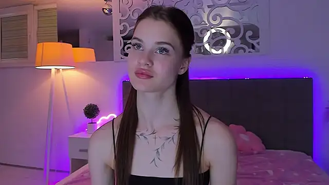 LuisaClover's Live XXX Chat