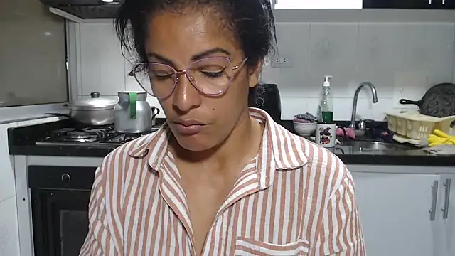 kateleyagrey Chat XXX in diretta