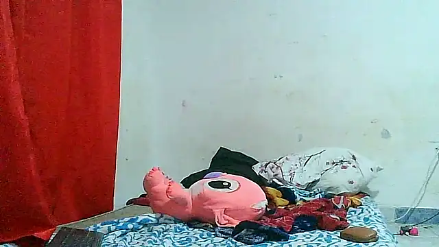 CoralSmit's Live XXX Chat