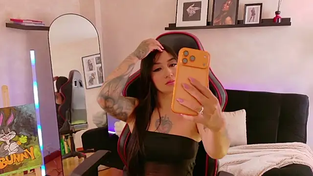 EmmyEvans1 live XXX chat