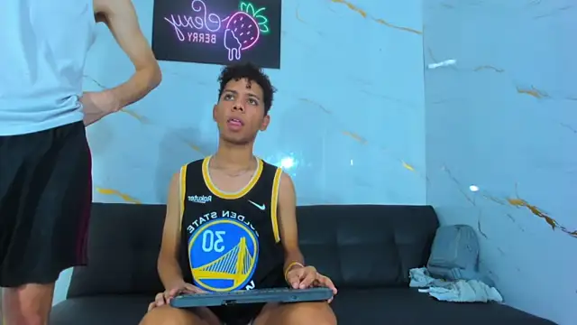 Spicy_guys' Webcam Show