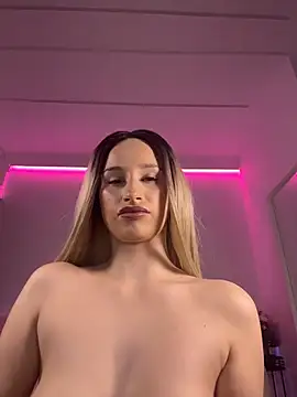 ScarletFlameee 即時 XXX 聊天