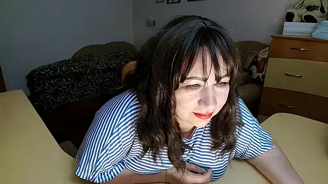 Pokazy przed kamerką – Lucretia_Goldi_