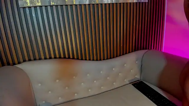 LauraAristizabal Chat XXX live