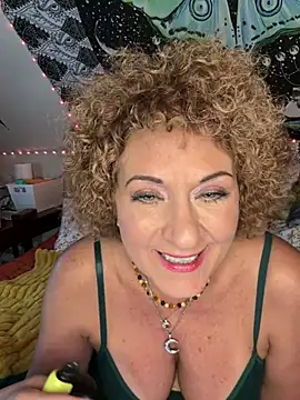 Chat XXX en directo de SuzyCatzz