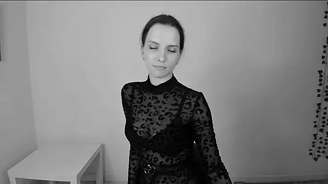 Ariadna_Shy Adlı Modelin Canlı XXX Sohbeti