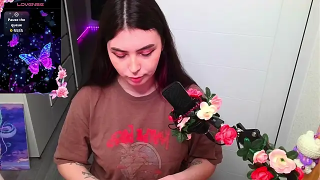 Pokazy przed kamerką – peachyness