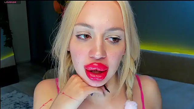 Chatroom XXX en direct de Luna_Beverly