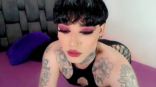 Pokazy przed kamerką – little_star_porn