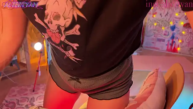 altertyan's Live XXX Chat