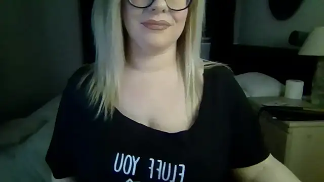 دردشة IvyWifey الجنسية المباشرة