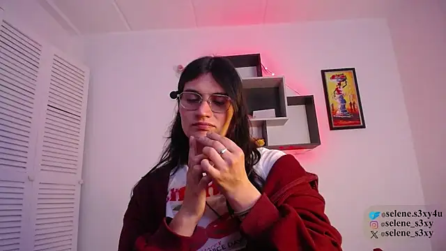 Pokazy przed kamerką – selene_cutie