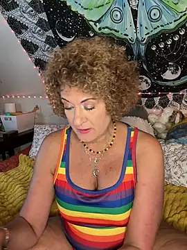 Czat XXX na żywo – SuzyCatzz