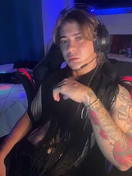 Онлайн чат XXX AngelLatinBoy