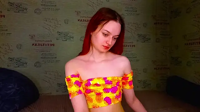 emi_less live XXX chat