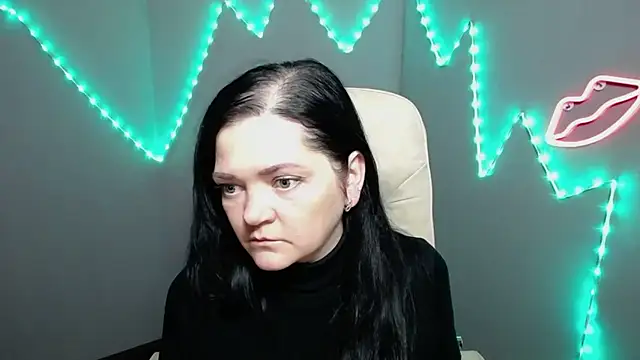 LauraFinn live XXX chat