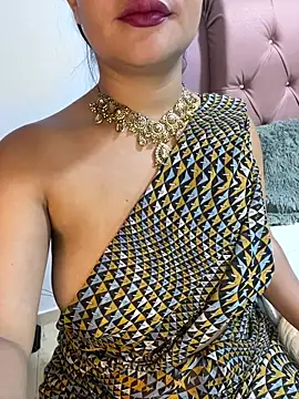 XXX chat uživo modela shara_queen1