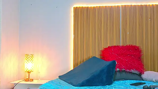 CIccioline_pussyGolden 即時 XXX 聊天