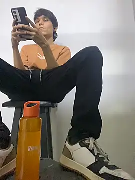 MonoHotXXX: απευθείας συνομιλία ΧΧΧ