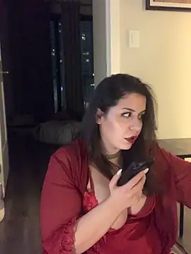 Chat XXX en directo de holyeroticss