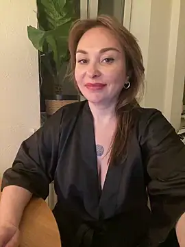 Syverelle: απευθείας συνομιλία ΧΧΧ