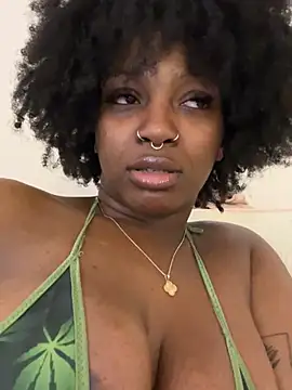 Pokazy przed kamerką – mochamimi