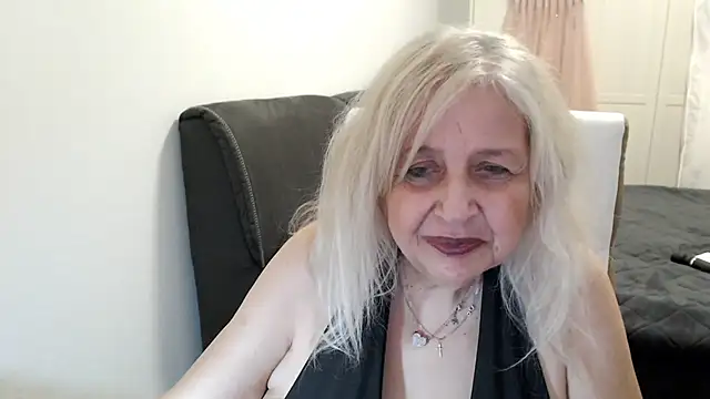 Chat +18 de SusiLifeXXX ao vivo