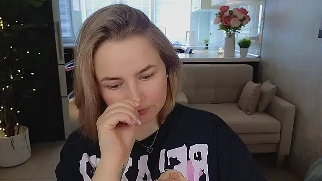 Mira_Mermayd's Live XXX Chat