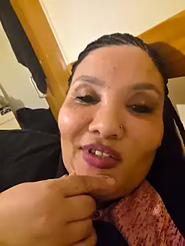 Curvy-Nthabi_X Webcam-Show