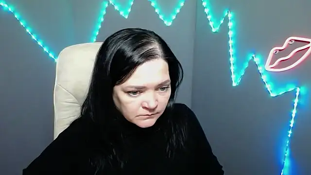 Show modela LauraFinn na web-kameri