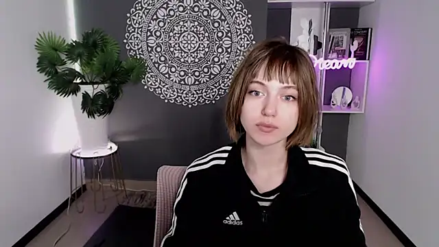 EchoScribe Adlı Modelin Canlı XXX Sohbeti