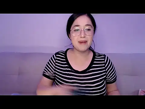 Онлайн чат XXX Elina_Rose888