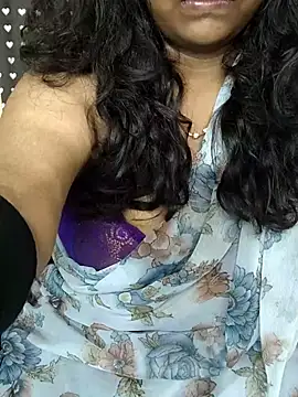 แชท XXX สดของ Yoursriya25