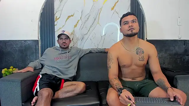 Latins_on_fireのライブXXXチャット