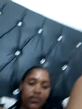 GoodinbedAfrican4's Live XXX Chat